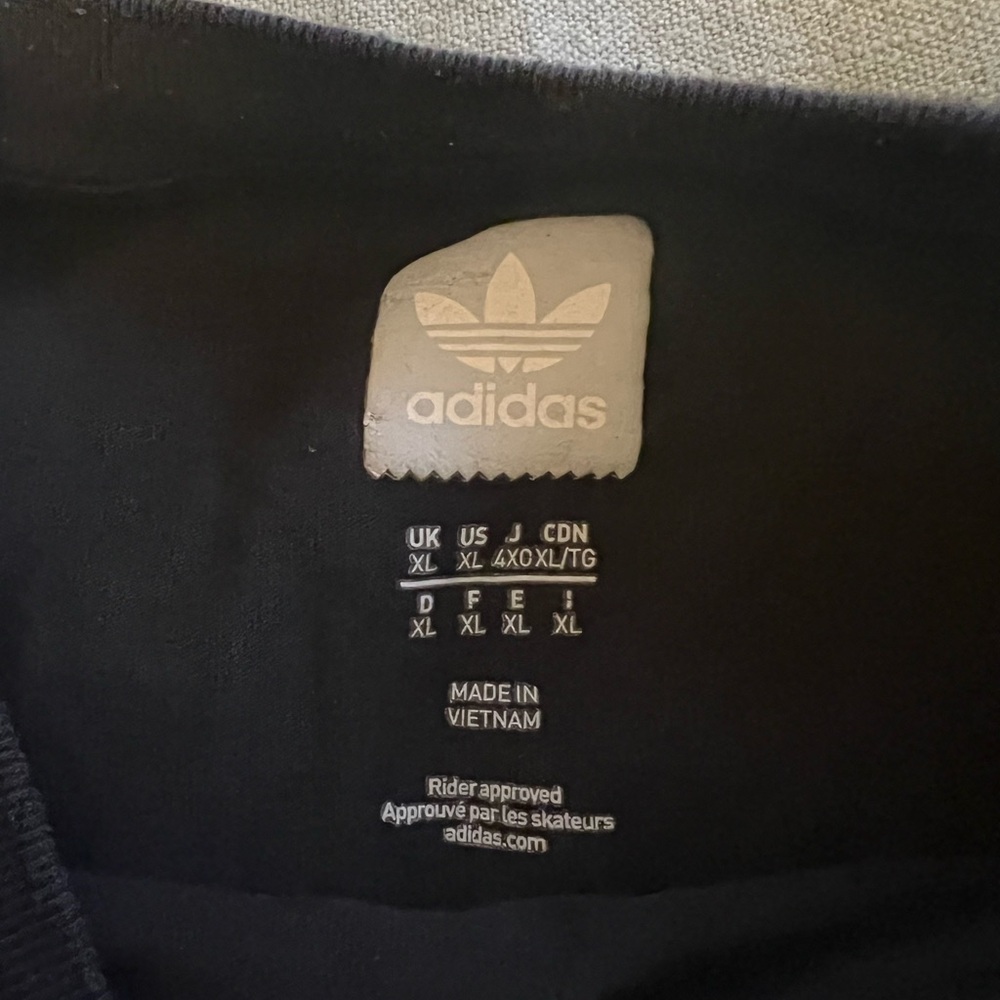 Adidas Black T-Shirt - Picture 2 of 3